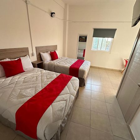 Hotel Plaza Centenario Juan Aldama ภายนอก รูปภาพ