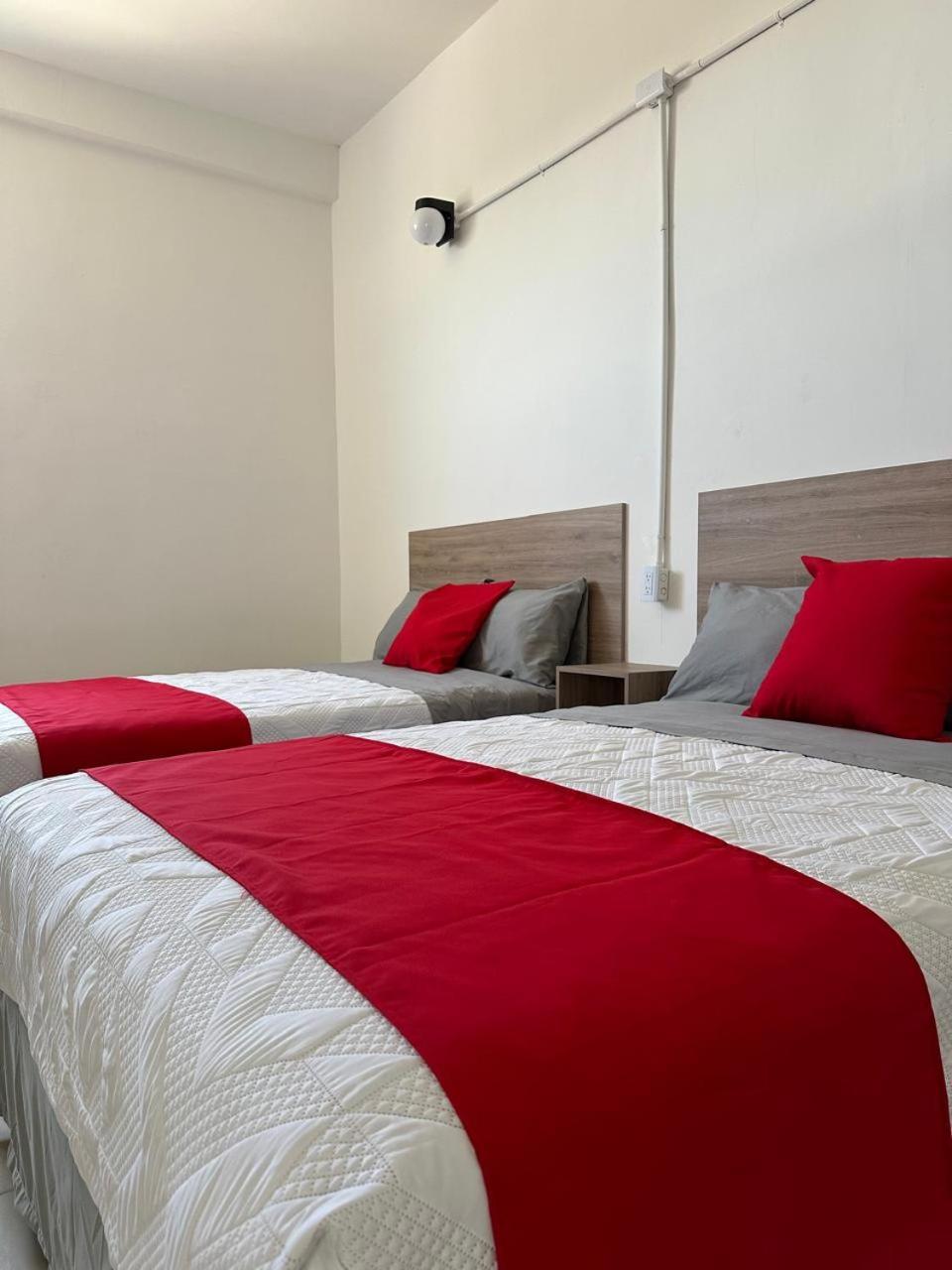 Hotel Plaza Centenario Juan Aldama ภายนอก รูปภาพ